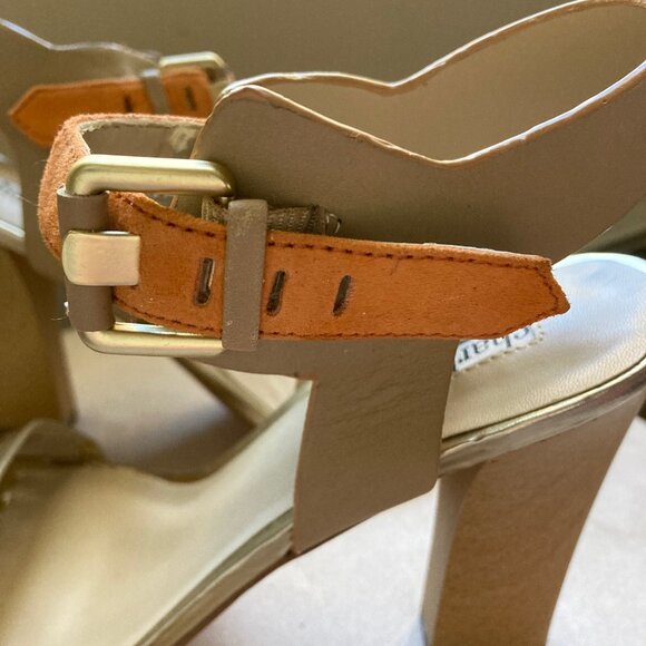 Wooden heel sandals - Picture 5 of 11